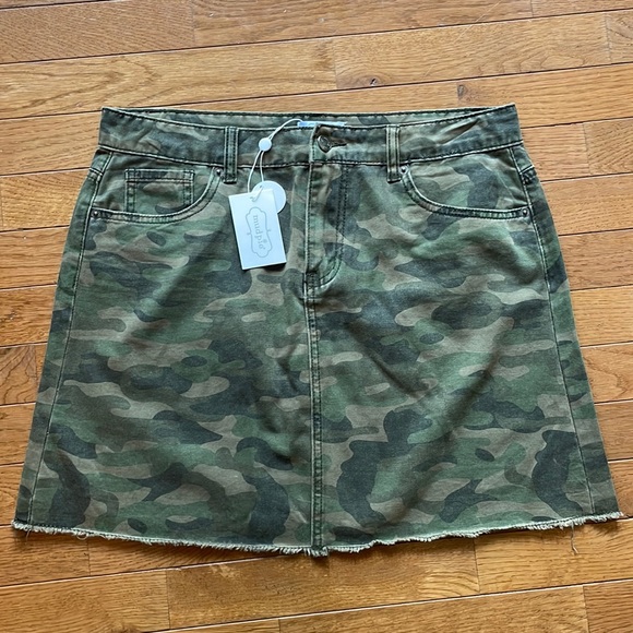 Mud Pie Dresses & Skirts - NWT mudpie stevie camo skirt size medium